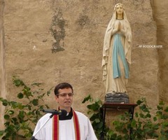 Pfingsten 2011 mit dem damaligen Bischof Franz Peter Tebartz van Elst