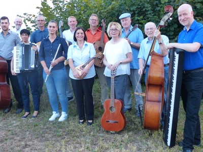 Eröffnung der Konzertsaison 2023 mit dem Zupforchester des Mandolinenclubs Wanderlust Niederbrechen